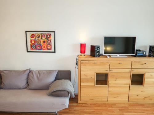 TV a/nebo společenská místnost v ubytování Apartment Ostsee-Residenz - DMP173 by Interhome