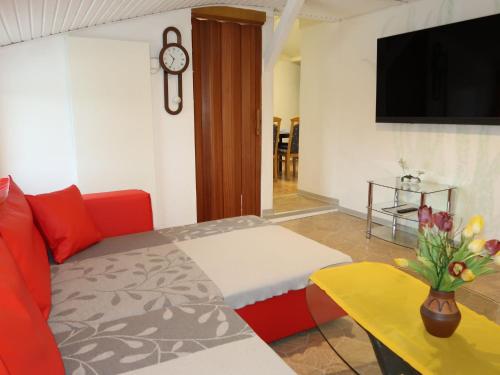 Μια τηλεόραση ή/και κέντρο ψυχαγωγίας στο Apartment Osterende-3 by Interhome
