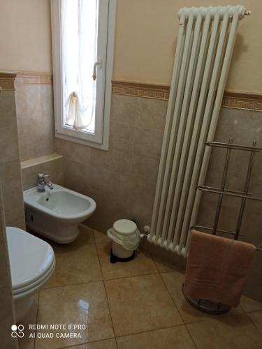 Ένα μπάνιο στο Appartamento Via Rezzano vista mare