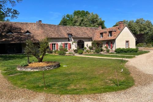 Vonkajšia záhrada v ubytovaní Beautiful Farmhouse - 1h40 South Paris