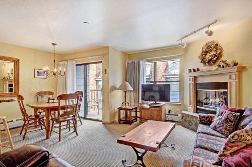 River Mtn Lodge W319 – Photos 3