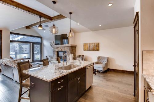 River Run Townhome RR40 – Photos 2
