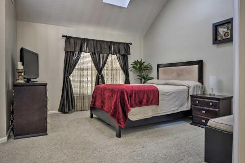 Postel nebo postele na pokoji v ubytování Maryland Vacation Rental Near Baltimore