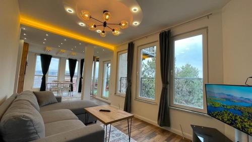 Greenside Apartment 5