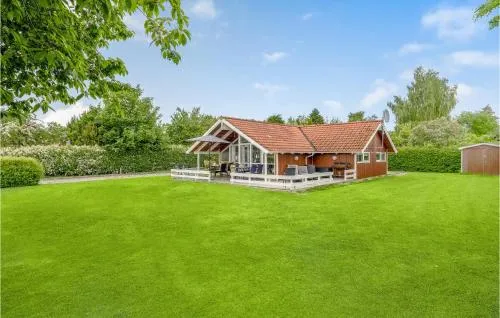 Stunning home in Svendborg with 4 Bedrooms and WiFi picture