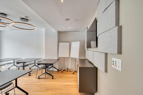 Holiday Inn Express - Madrid - Airport by IHG photo 68