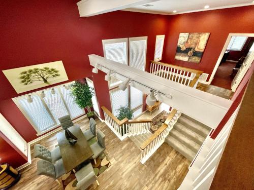 80BPD, Four bedroom, two 1 2 bath log-sided condo with lake view , garage condo