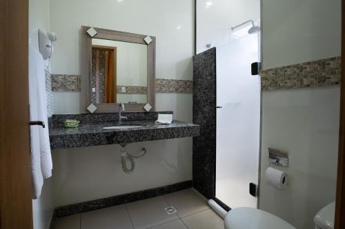 Ένα μπάνιο στο Hotel Green Hill