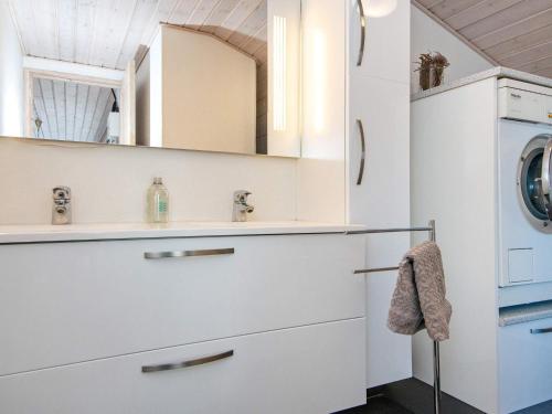 Koupelna v ubytování Holiday home Glesborg LXVII