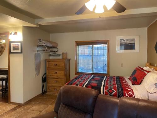 Red River Condo 5 – Photos 4