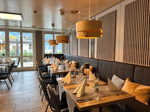 A restaurant or other place to eat at Seehotel Riviera at Lake Lucerne