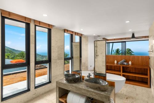 Koupelna v ubytování Infinity villa 600 M2 sea view