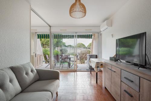 AS22429 - P2 Cabine avec terrasse et jardin privatif