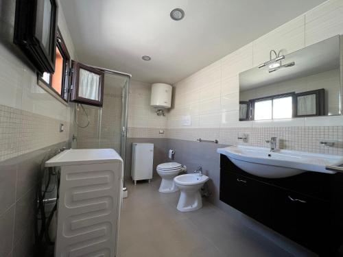 Ванная комната в Villa Hermosa Beach House