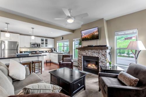 Base Camp 215 condo – Photos 2
