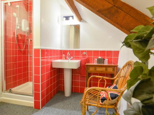 A bathroom at Pigwigs Place