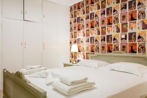 Ένα ή περισσότερα κρεβάτια σε δωμάτιο στο Glyfada 2 bedrooms 4 persons apartment by MPS