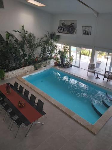 Kolam renang di atau dekat dengan Domaine des Vergers
