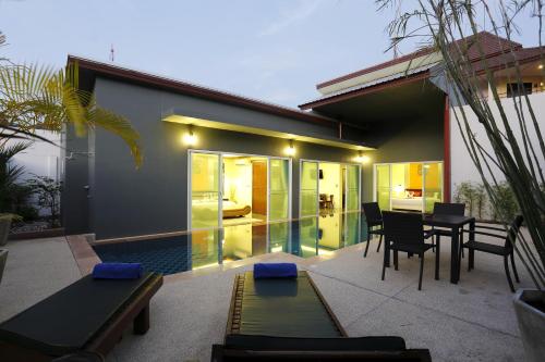 Gallery image of Sudee Villa in Rawai Beach