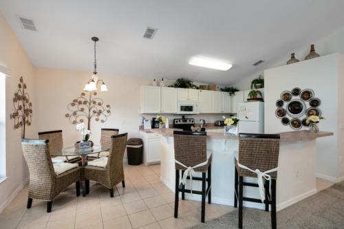 Beautiful 4 Bedroom 3 Bathroom pool & spa Villa villa photo 7