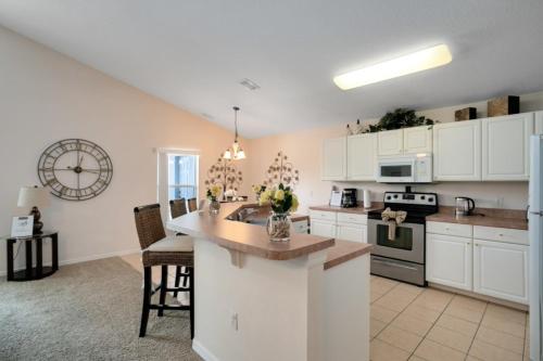 Beautiful 4 Bedroom 3 Bathroom pool & spa Villa villa photo 8