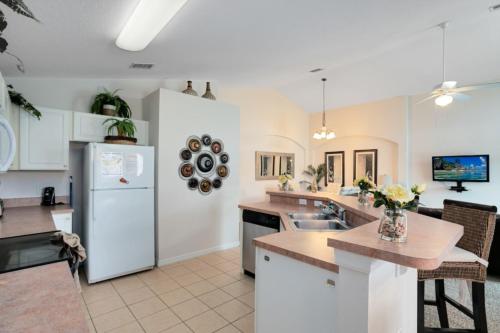 Beautiful 4 Bedroom 3 Bathroom pool & spa Villa villa photo 10