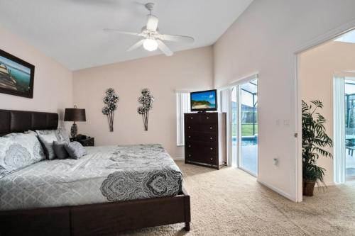 Beautiful 4 Bedroom 3 Bathroom pool & spa Villa villa photo 13