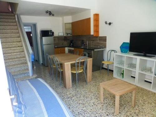 Kuchyňa alebo kuchynka v ubytovaní Pavillon T3 proche de la plage TERRASSE GARAGE PARKING
