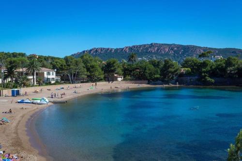 Les Orangers de Santa Lucia, vue mer et port, St Raphaël