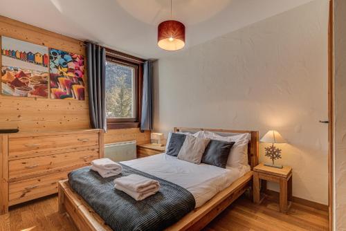 Apartment Le Paradis 2, Alpes Agency, Central Chamonix, Sleeps 4-5