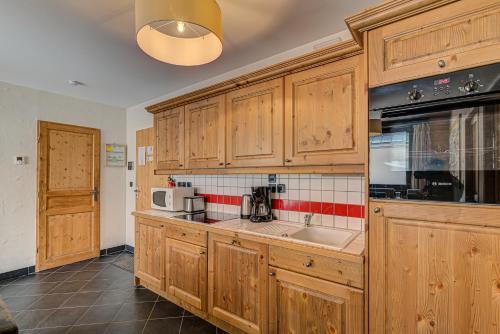 Apartment Le Paradis 2, Alpes Agency, Central Chamonix, Sleeps 4-5