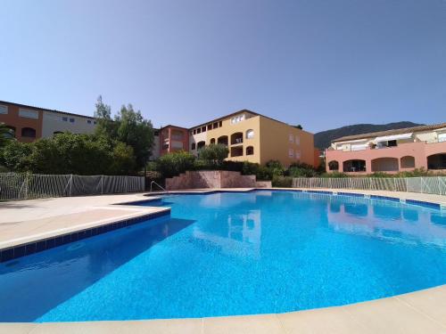 Appartement 3 Chambres PISCINE 500M PLAGE
