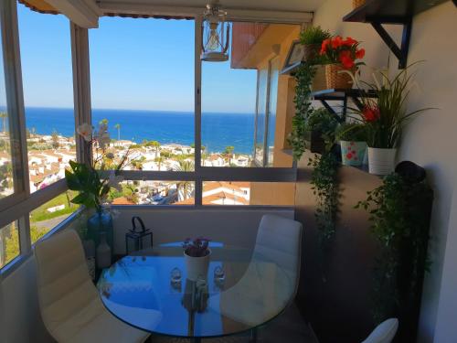 FRENTE A LA PLAYA. VISTAS AL MAR. LA CALA DE MIJAS