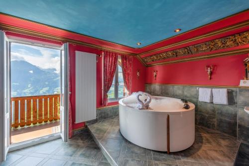 Nespecifikovaný výhled na hory nebo výhled na hory při pohledu z hotelu