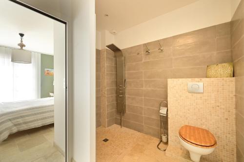 Ένα μπάνιο στο Maison de vacances La Couardaise île de ré