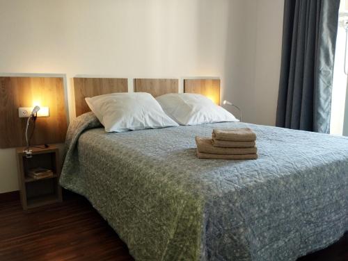 Katil atau katil-katil dalam bilik di Spacious apartment in Roses, 60 m², shared pool