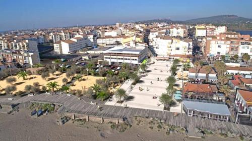Studio rénové 200 m de la plage avec parking privé photo 32