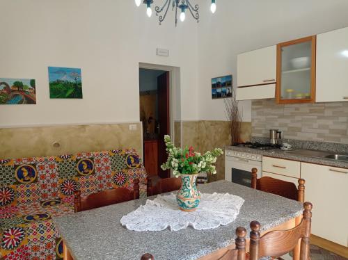A kitchen or kitchenette at Mary Home - Casa Vacanza Taormina