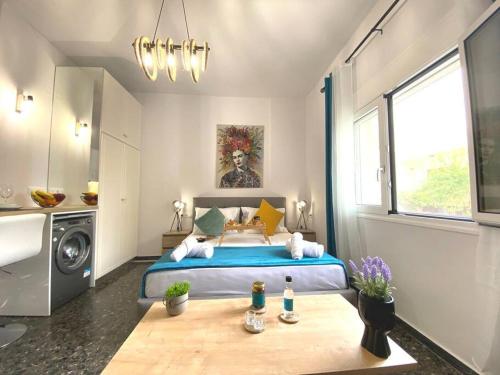 Artzy petit apartment close to the center