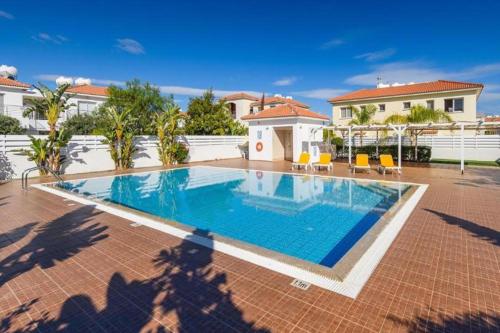 Kolam renang di atau dekat dengan Apartment Mariada