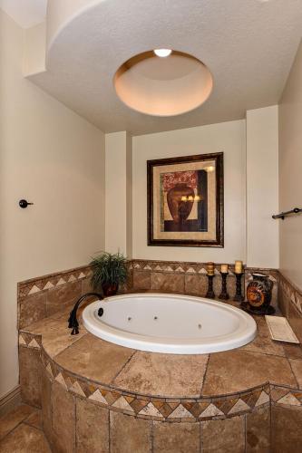 a large bathroom with a large tub in a room at B11-Red Cliff Suite-Second Floor 3-bedroom Sunset view in Washington