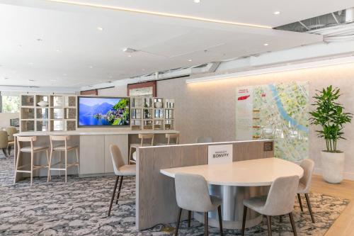 TV o dispositivi per l'intrattenimento presso TownePlace Suites Nashville Downtown/Capitol District