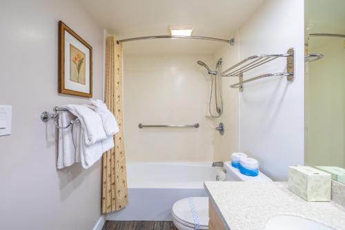 Lovely 1BR Condo, Great Ocean View with Free Parking!_3