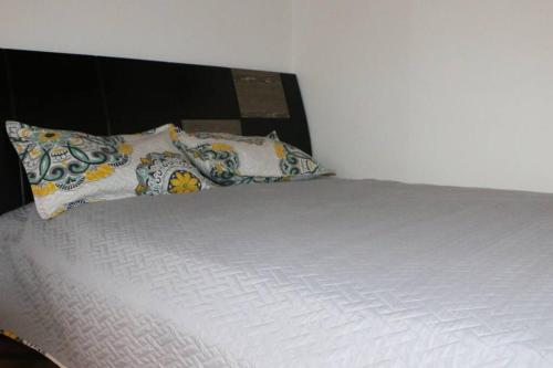 Katil atau katil-katil dalam bilik di Aparta Suite Torre De Prado 502