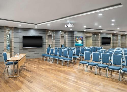 Бизнес-центр и/или конференц-зал в Radisson Blu Hotel, Istanbul Sisli