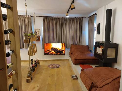 Frequency 286 Tiranë