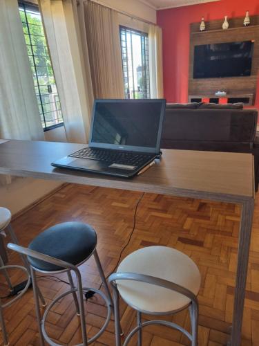 Μια τηλεόραση ή/και κέντρο ψυχαγωγίας στο Quarto Na Casa Do Pinheiro