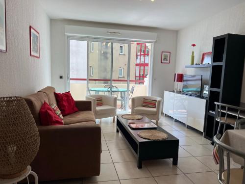 Photo de la galerie de l'établissement T3 lumineux avec parking à Ciboure - FR-1-239-895, à Ciboure