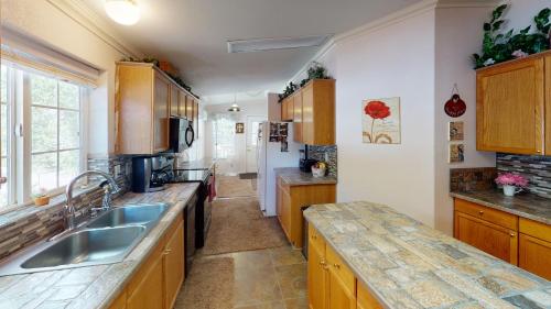 Jayhawk Cottage With High Speed Wifi – Photos 2