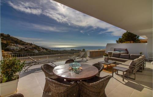 2 Bedroom Gorgeous Apartment In Altea